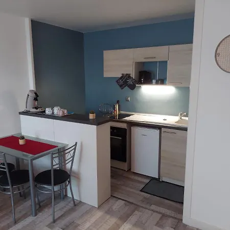 Appartement Equipe Proche Aeroport Et Gare Beauvais Buitenkant foto